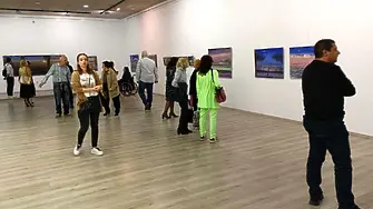 Изложба на Дило Дилов и дъщеря му Долорес Дилова показва плевенският Арт център 1