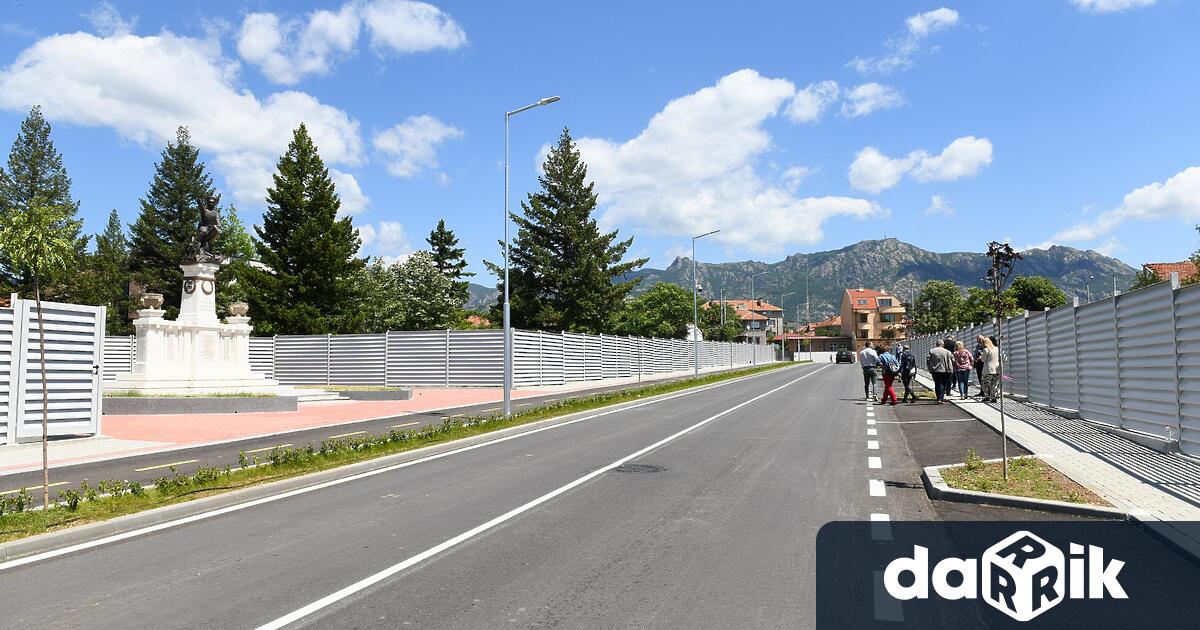 Изграждането на новата улица между булевардите Бургаско шосе“ и Хаджи