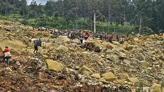 Погребани в свлачище: ООН се опасява, че над 600 души са загубили живота си при бедствието в Нова Гвинея