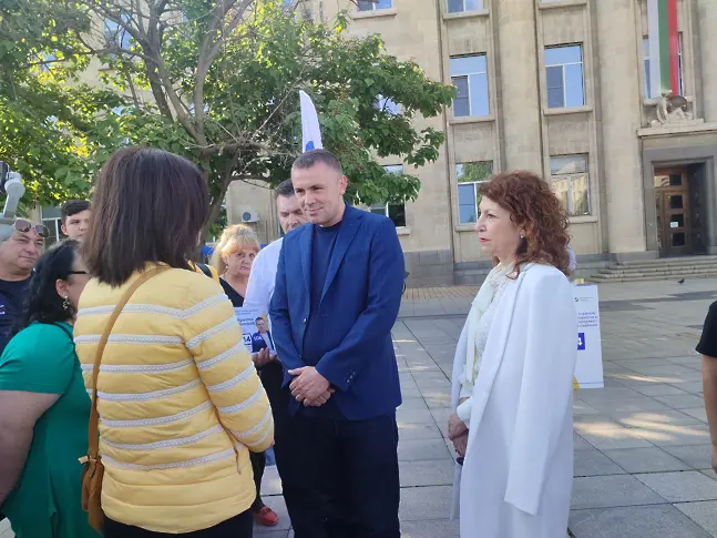 Христо Петров - Ицо Хазарта и Рена Стефанова призоваха гражданите на Русе да гласуват