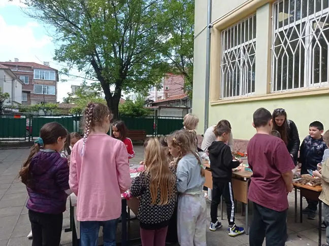 ОУ „Христо Ботев“ в Сарафово превърна Деня на земята в празник 