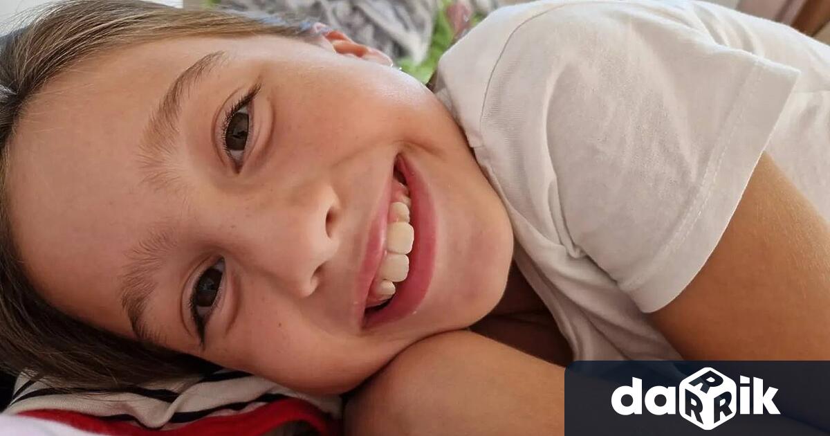 Никол е 8 годишно момиченце което живее в Хасково със своето