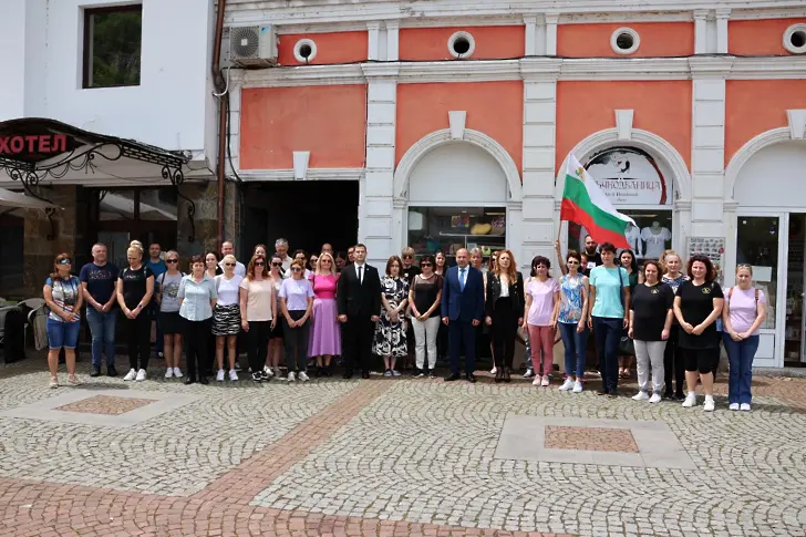 В Деня на Ботев в Ловеч почетоха паметта на загиналите за свободата и независимостта на България