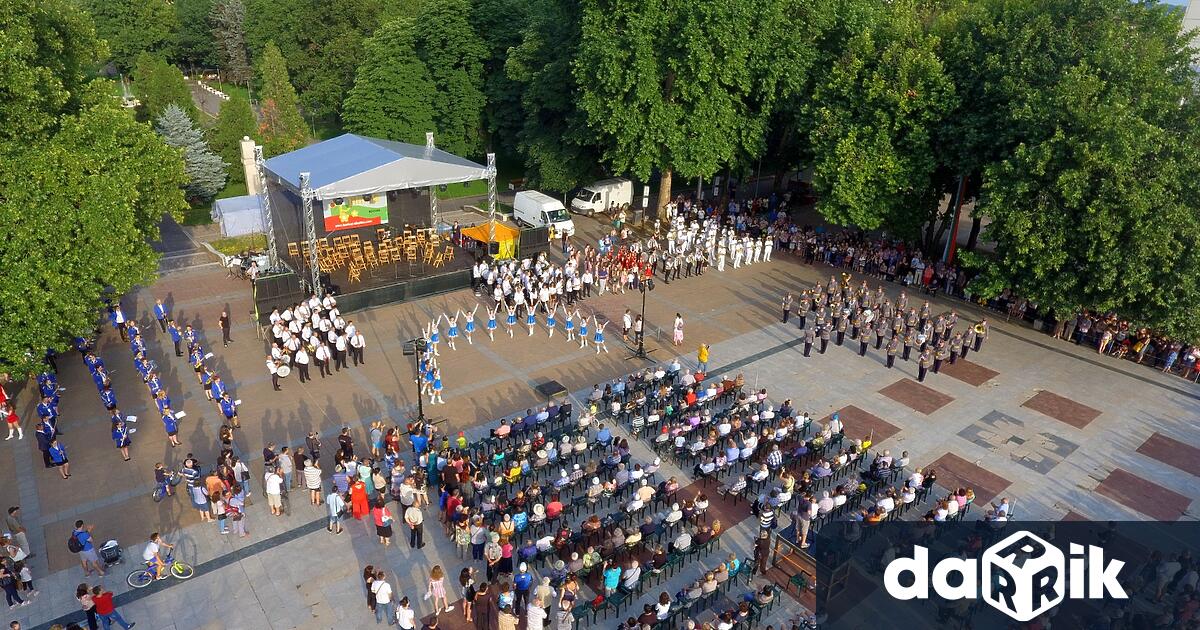 Над 200 музиканти ще изпълнят заедно Дунавско хоро и марша