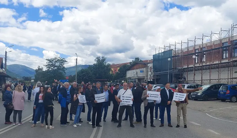 Едночасов протест затвори Подбалканския път, хората от наводнените карловски села искат 38 млн. лв. от държавата