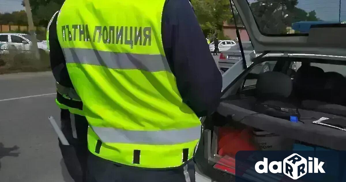 26 годишен водач на лек автомобил Пежо е задържан снощи с полицейска