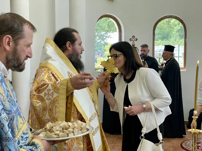 В с. Гърляно отвори врати нов православен храм, носещ името “Св. Неделя” 