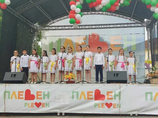 „Ботевци пеят“ при ИНУ „Христо Ботев“ – Плевен завоюва почетното звание ЛАУРЕАТ във фестивала на патриотичната песен „Отечество“ 