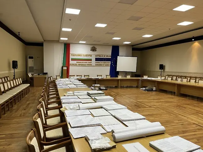 Раздадоха изборните книжа и материали на общините в област Плевен