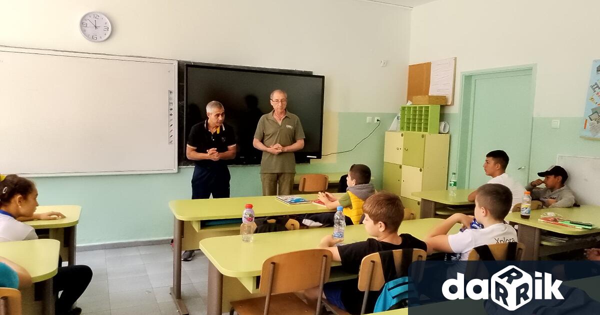 Кампанията на Младежки дом Сливен и Община Сливен Чуй ме Нито