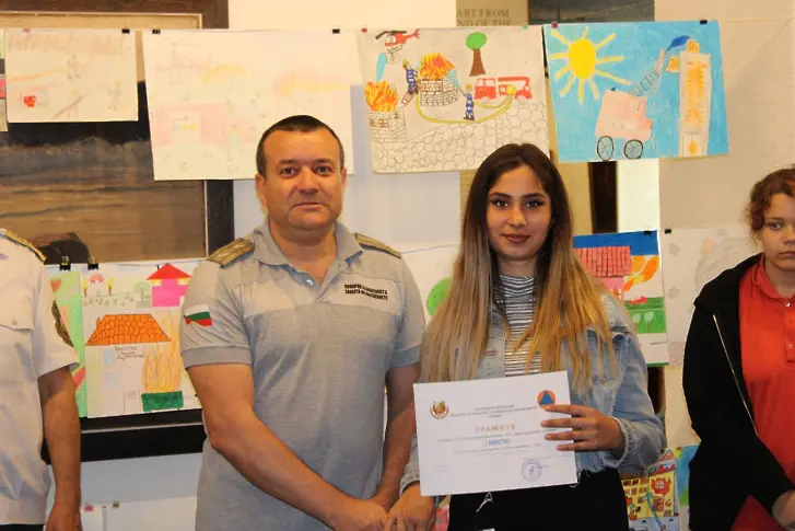 Връчиха наградите за детска рисунка „С очите си видях бедата“    