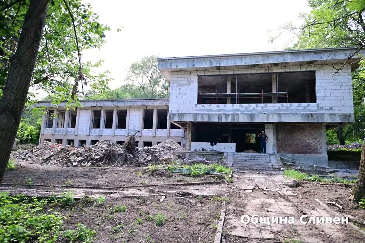 Направиха поредна стъпка към бъдещите ангажименти за възраждане на комплекса на Сливенските минерални бани