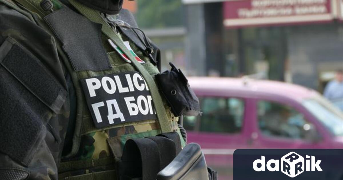 Служители на ГДБОП неутрализираха престъпна група източвала банкови сметки Специализираната