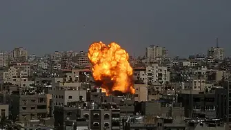 Израелските сили удариха училище в Газа, жертвите са най-малко 35
