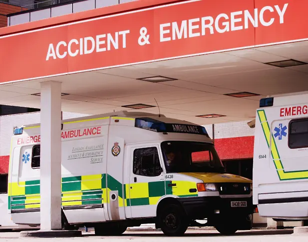 След кибератака: Големи лондонски болници отмениха операции и връщаха спешни случаи 