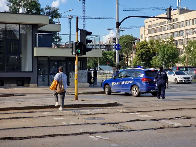 Трамвай блъсна възрастен мъж на бул. „Янко Сакъзов"