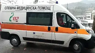 Моторист в болница след катастрофа по пътя Девин - Кричим 