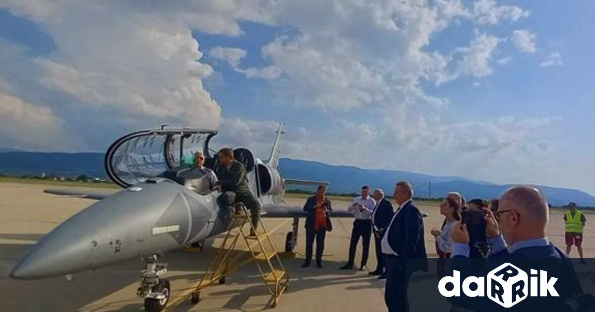 Чехия представя нови технологии и реактивен тренировъчен самолет L 39