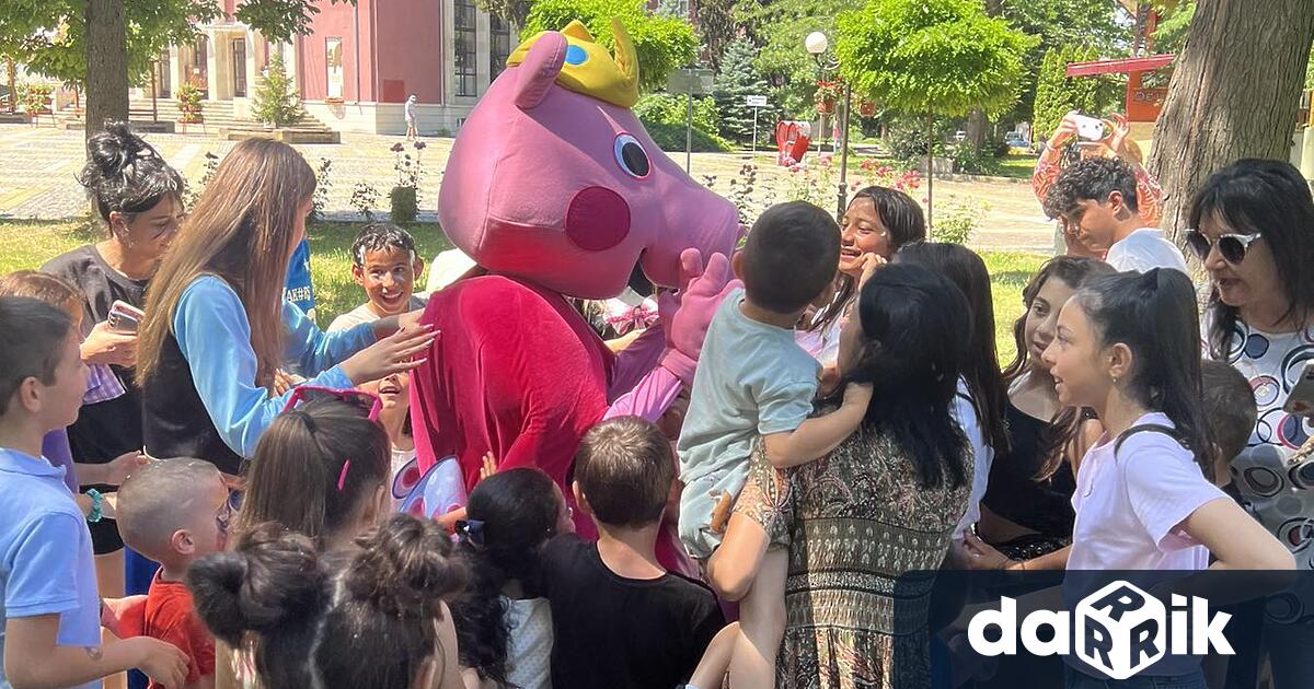 Слънчевият първи юни донесе много емоции за децата от град