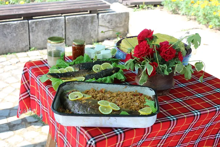Празникът на Тетевенската саламура: незабравимо изживяване, обединяващо традиции и вкусна храна