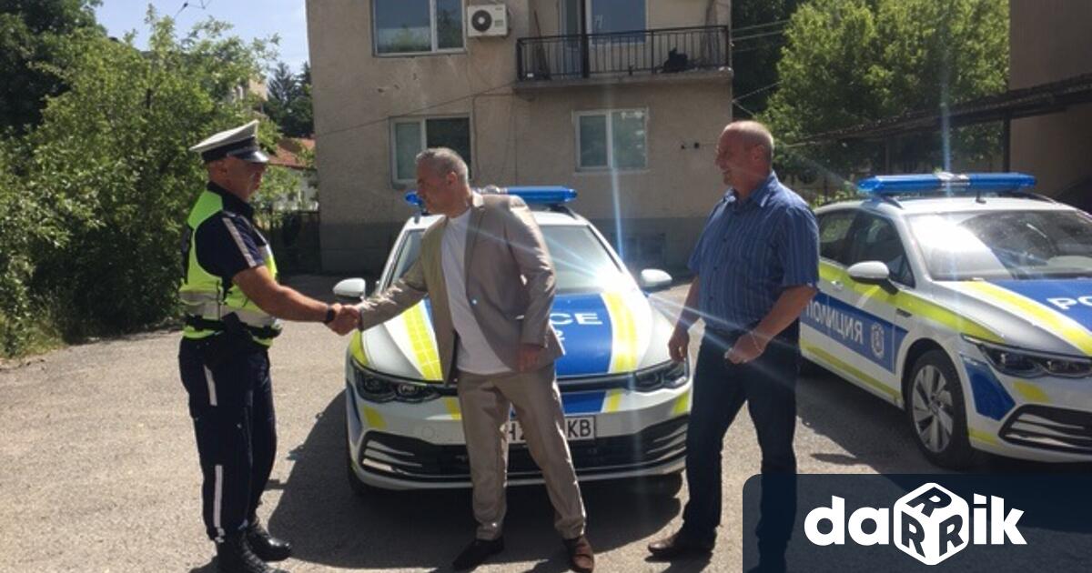 Днес директорът на ОДМВР Кюстендил предостави по един нов автомобил от