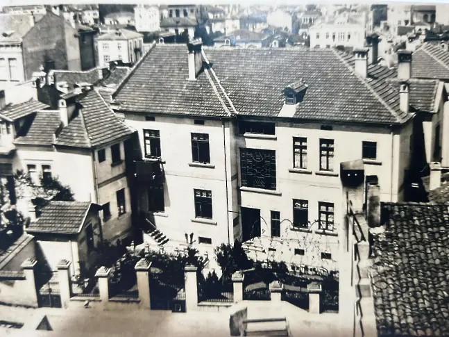 Наследници възстановяват емблематичната къща на д-р Леон Арав в центъра на Пловдив