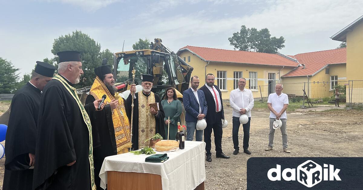 Кметът на Община Кюстендил инж Огнян Атанасов направи символична първа