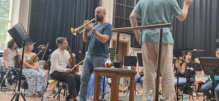 Известният тромпетист Петър Македонски свири със Симфониета Враца в концерт на 14 юни