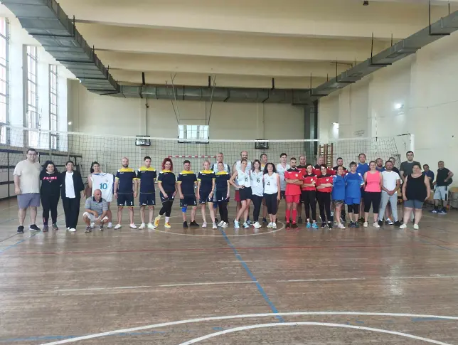 22 отбора от 12 сливенски училища участваха в турнир по три вида спорт