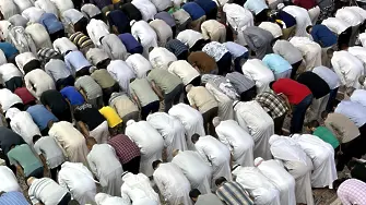 Стотици смъртни случаи на поклонници по време на хаджа заради жегите