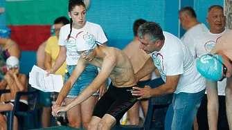 Златните рибки на Фондация „Александър Русев“ с 33 медала и златна купа от състезание по плуване във Варна