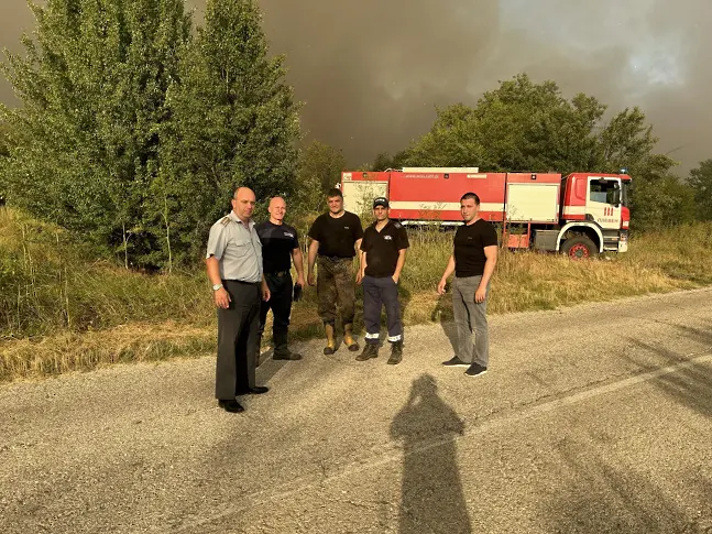 Пътят между селата Коиловци и Бръшляница е затворен поради възникнал пожар