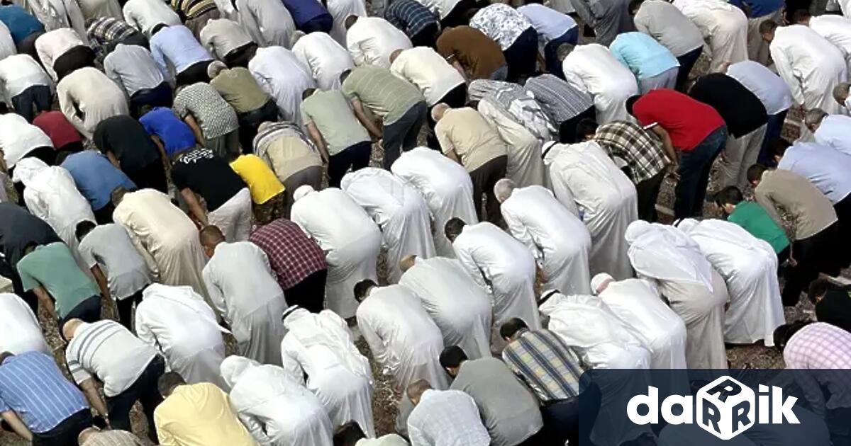 Стотици поклонници по време на годишния хадж в Саудитска Арабия