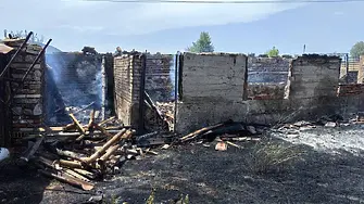 Две къщи пламнаха в пазарджишкото село Свобода