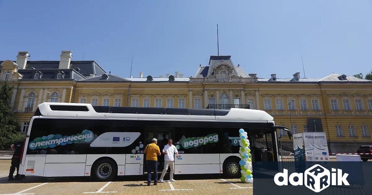 Първият водороден автобус в България ще бъде тестван днес в