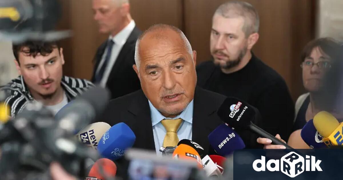 Лидерът на ГЕРБ Бойко Борисов коментира в кулоарите на Народното