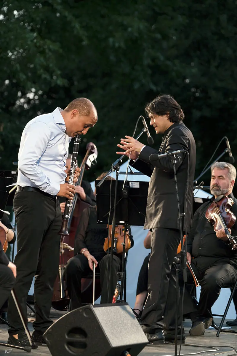 Плевенска филхармония и маестро Камджалов продължават националното турне „Музикална магия“