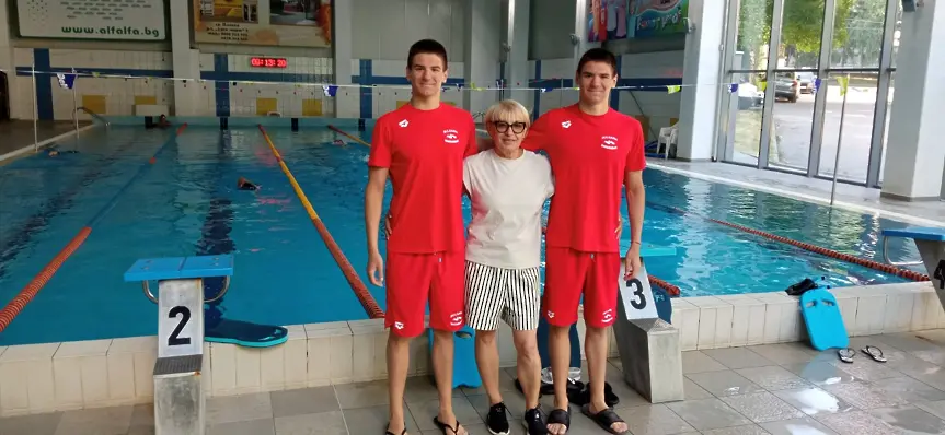 Плевенчаните братя Найденови с историческо класиране за Европейско първенство плуване за юноши