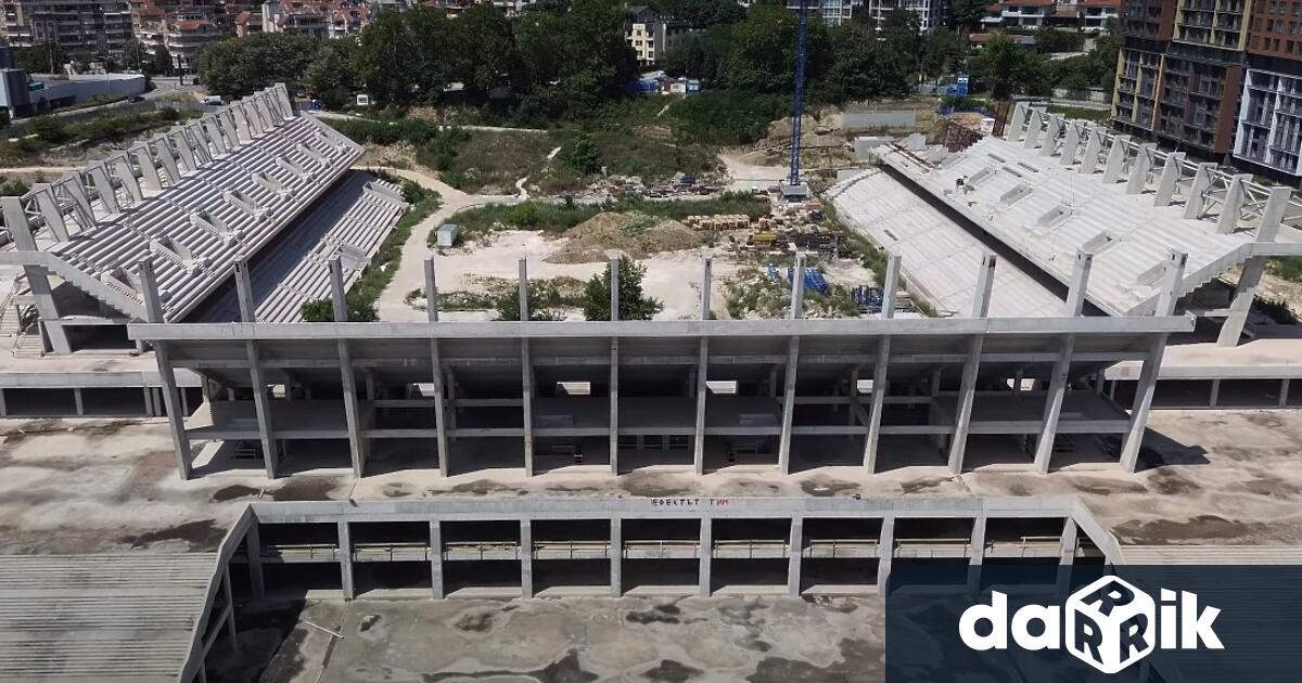 Трети пореден месец по стадион Варна не се извършват строителни