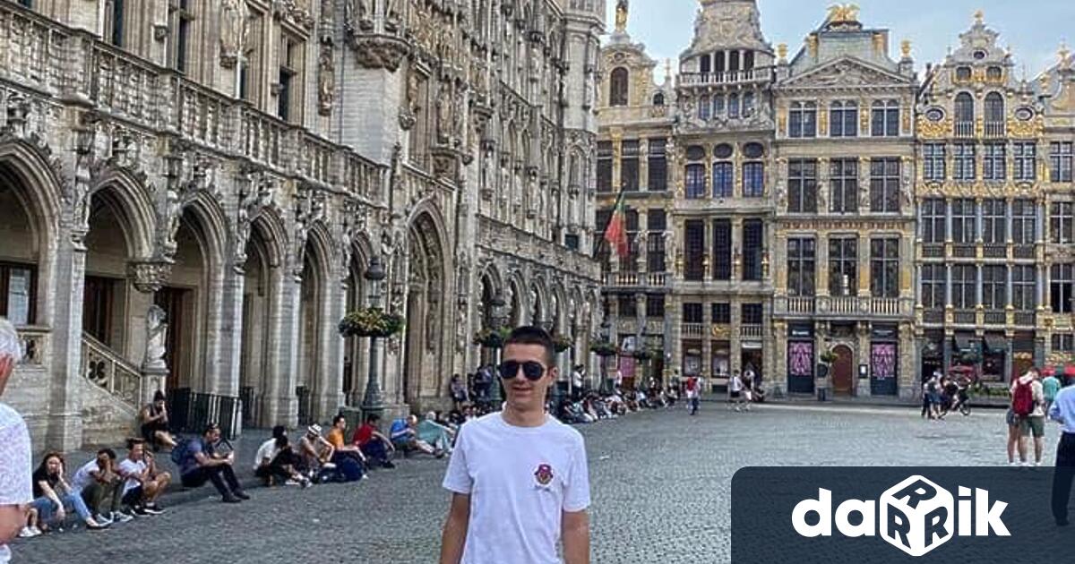 Ученик от Езикова гимназия Д р Петър Берон гр Кюстендил беше представител