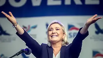 Всички срещу Льо Пен: Центристи и леви оттеглят кандидати преди втория тур във Франция