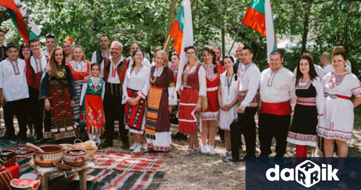 Общинският празник на традициите и носията Тунджа 2024 г представи