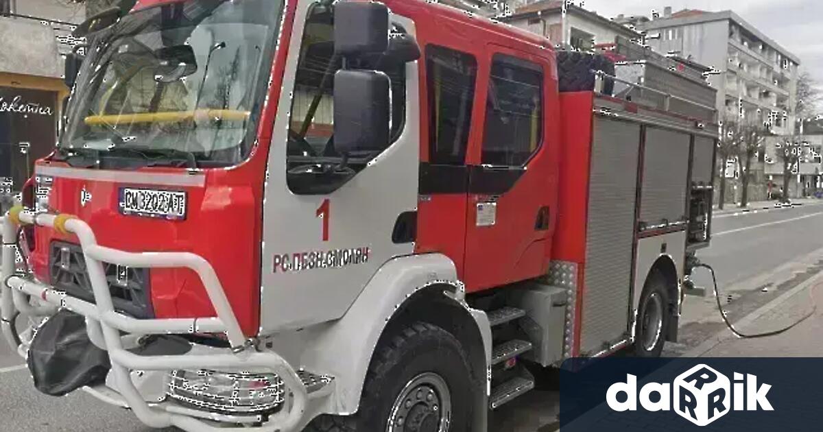 Три пожара са ликвидирани през вчерашният ден от огнеборците в