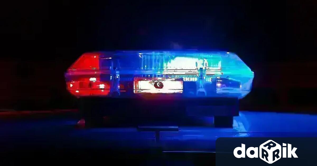 Двама мъже са задържани вчера за извършена от тях кражба