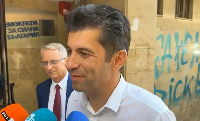 Кирил Петков за раздора в ДПС: Виждаме разграждането на модела "Пеевски"
