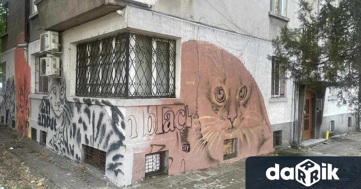 Почти е преобразена фасадата и на втория блок намиращ се