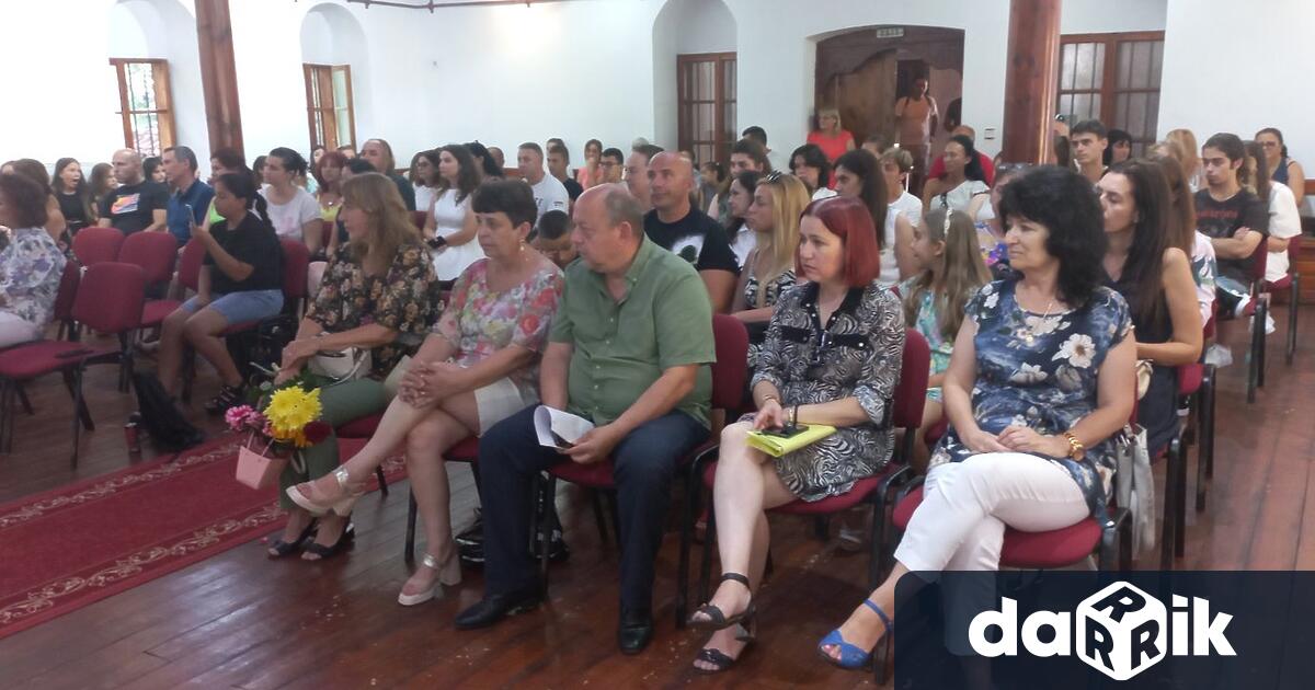 На официална церемония в Килийното училище бяха наградени победителите в