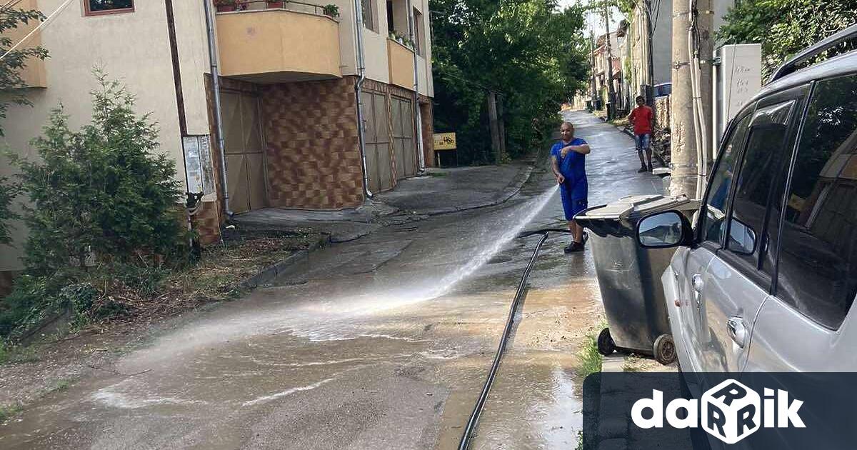 Продължава второто измиване за тази година на уличната мрежа в