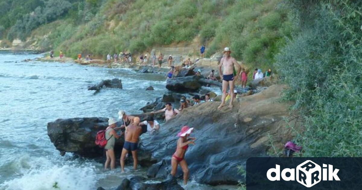 Традиционният туристически поход по морския бряг ще се проведе за
