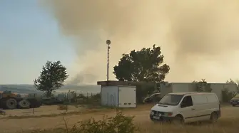 10 къщи са изпепелени от пожар край Хасково
